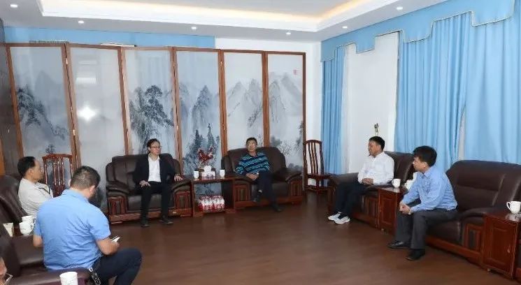 1705652670863406.jpg 海南省总工会到海南矿业开展新春慰问.jpg