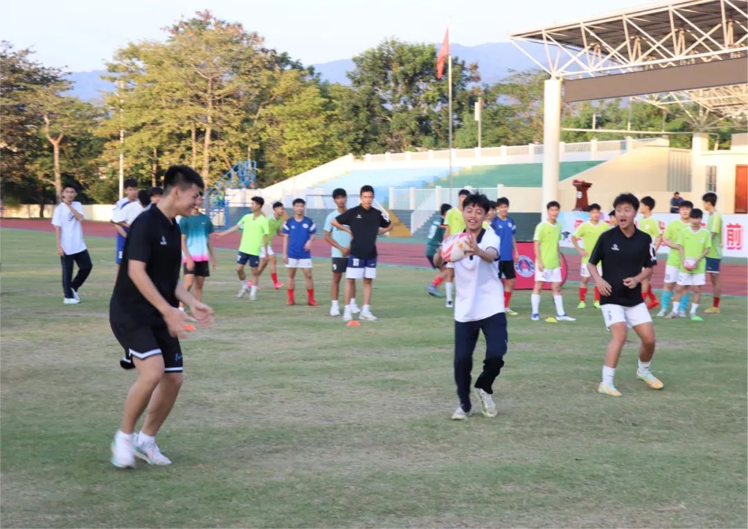 “橄”动少年 海南矿业助力橄榄球运动走进昌江校园